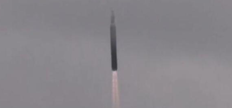 碳纖維復(fù)合材料的技術(shù)壁壘難道真的難以逾越嗎？俄羅斯軍工在碳纖維材料應(yīng)用方面的成功突破在更深層次上說(shuō)明了，碳纖維技術(shù)壁壘重重，但并非無(wú)法逾越